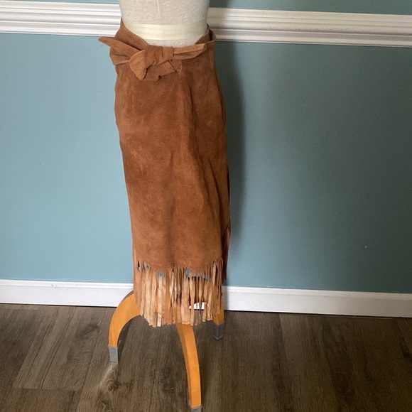 VTG Cedar Fringed Tan Suede true wrap Skirt size M boho festival rustic hippie - Picture 3 of 15